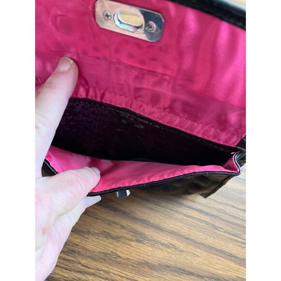 Small black faux crocodile zippered wristlet bag - Picture 4 of 7